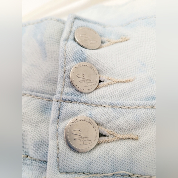 Suzanne Betro Women's Super High Rise Capri Jeans Tie Dye Light Blue Wash 22W - Picture 9 of 16